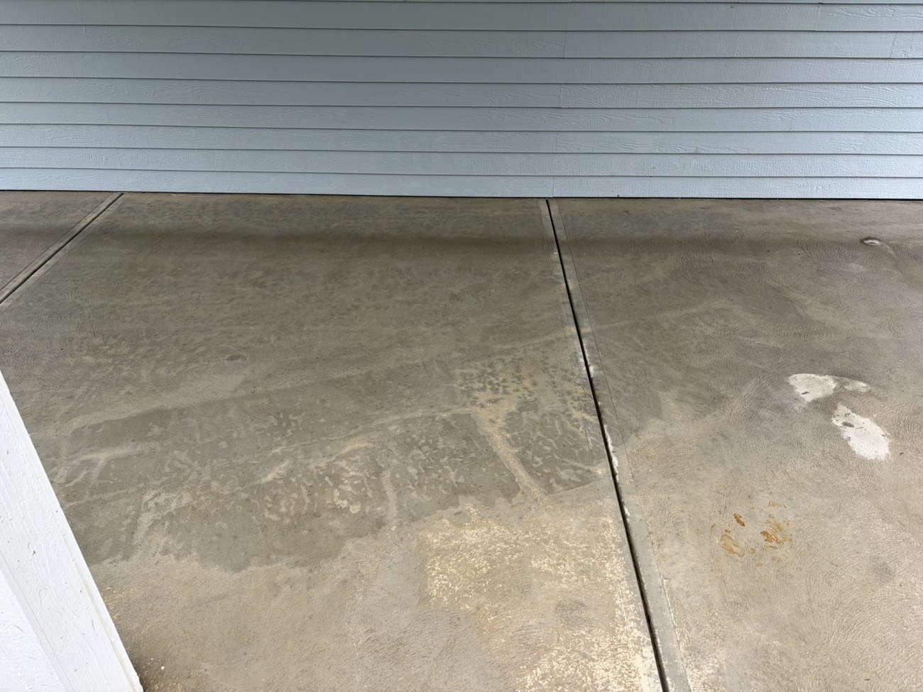 Concrete pad washed to an even, uniform finish